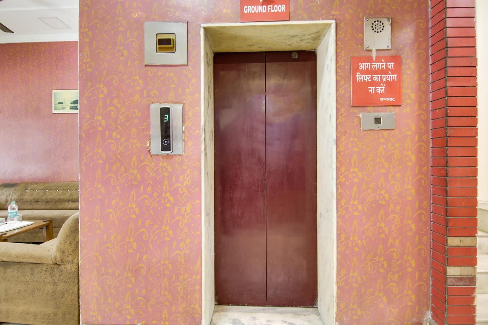 Hotel O Sunshine Palace Delhi  Exterior foto